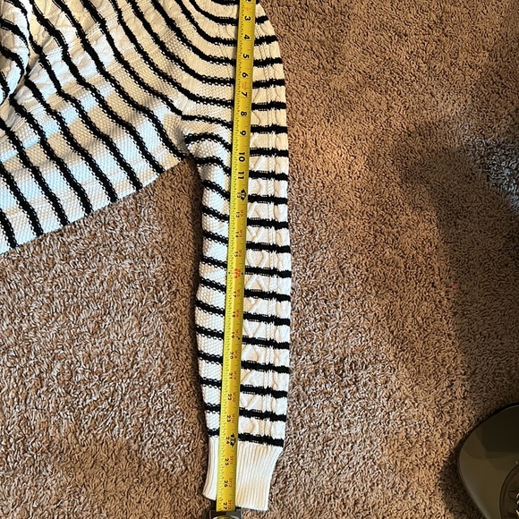 Gap Stripe Sweater - Picture 5 of 5
